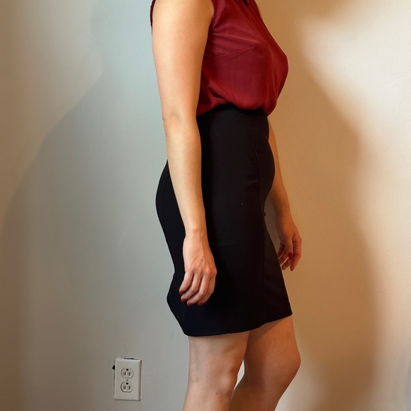 Black Professional Skirt 👩🏻‍💼 - Picture 2 of 3